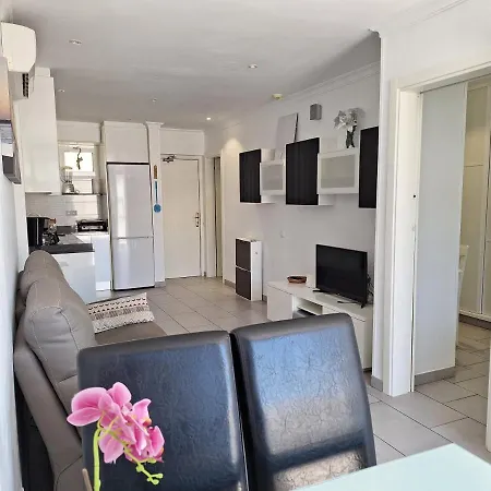 Solaris - Refurbished, Top Floor, Sea Views Puerto Rico  Buitenkant foto