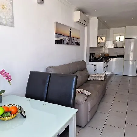 Solaris - Refurbished, Top Floor, Sea Views Puerto Rico  Buitenkant foto